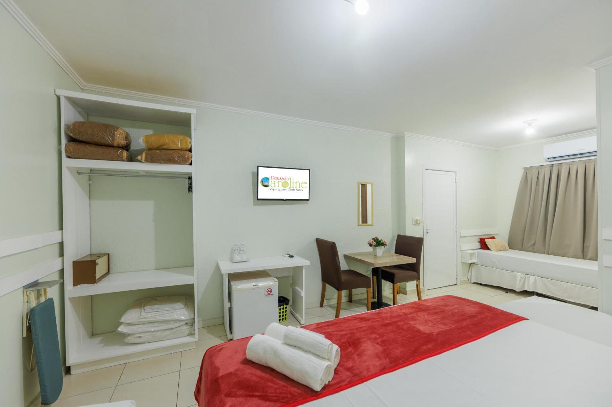 Hotel E Pousada Caroline Фос-ду-Игуасу Экстерьер фото